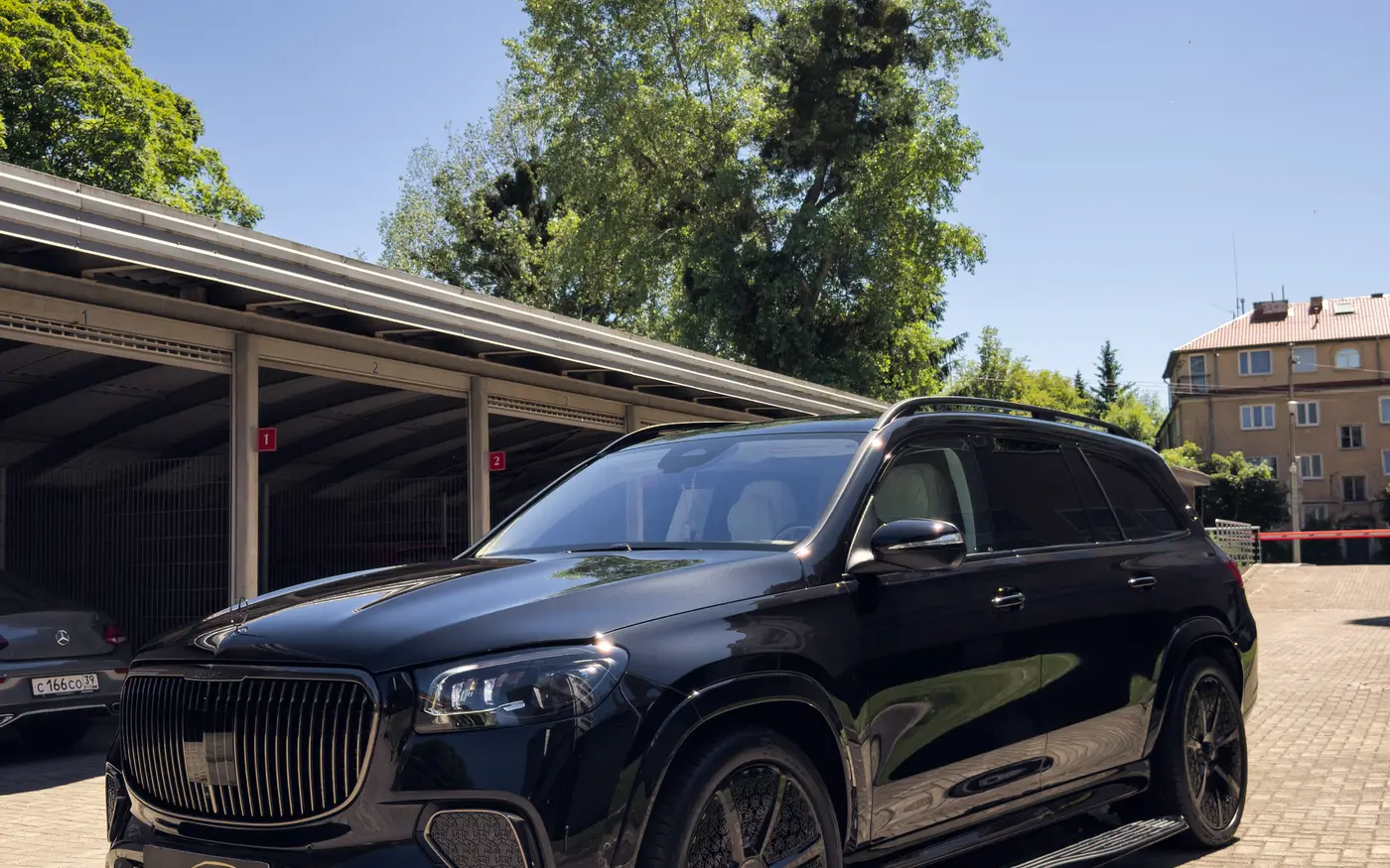 Чёрный Mercedes-Maybach GLS после работ Lusso