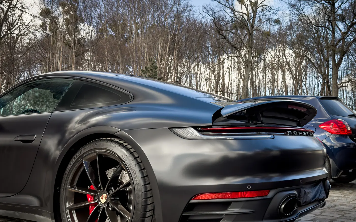 Porsche 911, боковая деталь кузова после работ